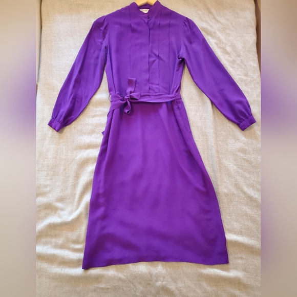 Saks Fifth Avenue Dresses & Skirts - Saks Fifth Avenue Silk Purple Midi Dress (Vintage)